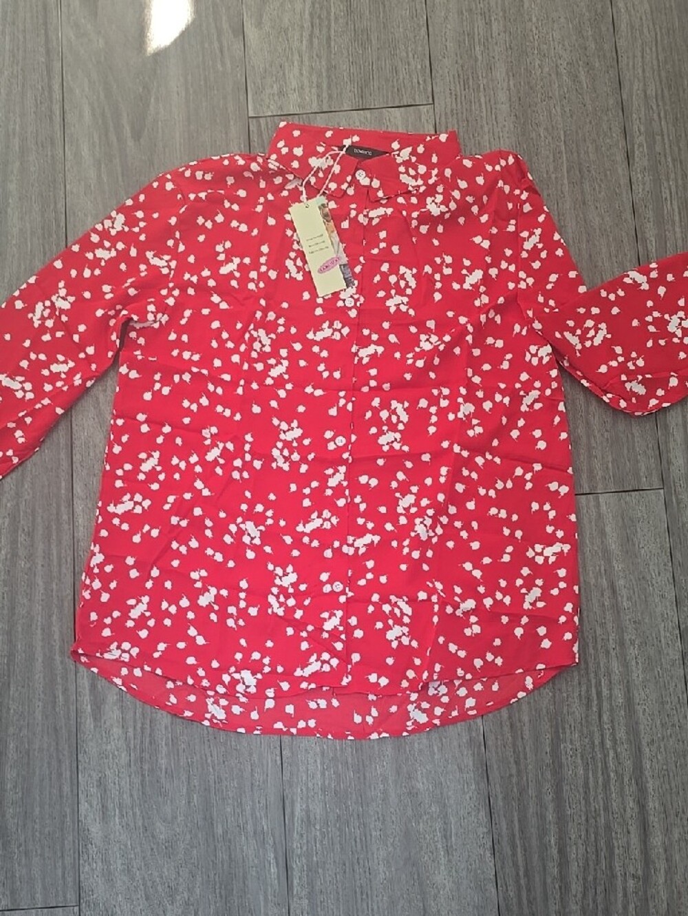 NWT Red & White Printed Button-Up Shirt (Dokotoo) - Picture 4 of 7